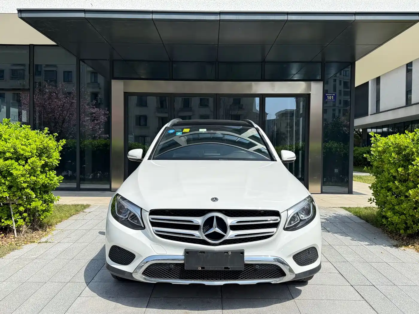 MERCEDES-BENZ GLC
