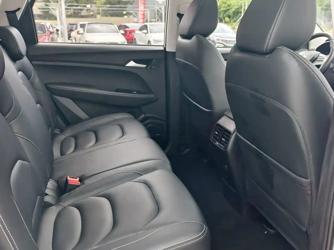 Baojun 530 2021 2021 Global Anniversary Edition 1.5T CVT Luxury 7-seater