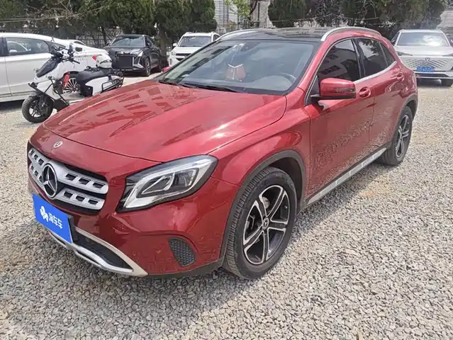 MERCEDES-BENZ GLA