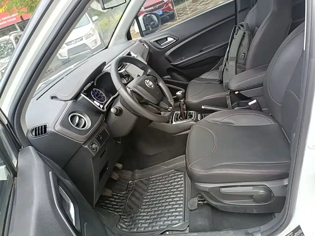 Zhonghua V3 2016 2016 1.5L Manual Comfort