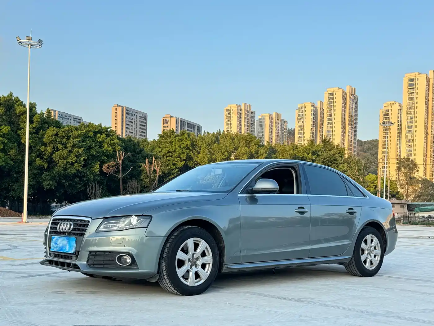 Фото 2 - Audi A4L