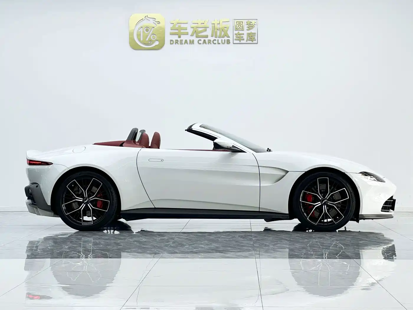 Aston Martin V8 Vantage 2022 2022 4.0T V8 Roadster