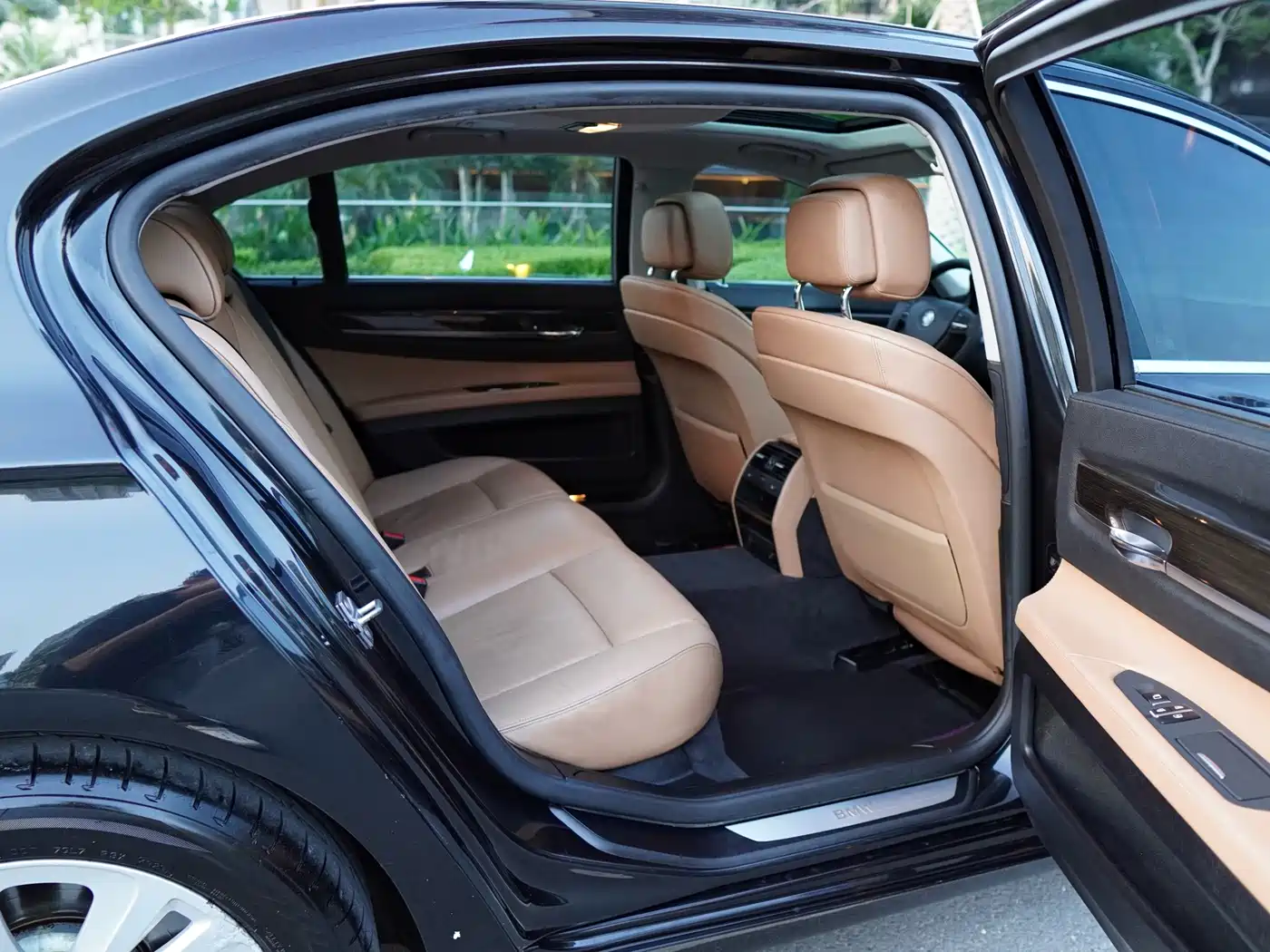 BMW 7 Series 2011 730Li Elegance фото 15