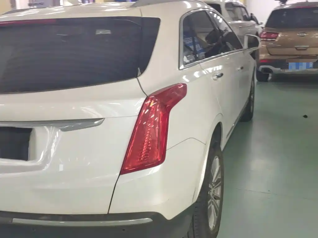 Cadillac XT5 2017 2016 25T Luxury Model