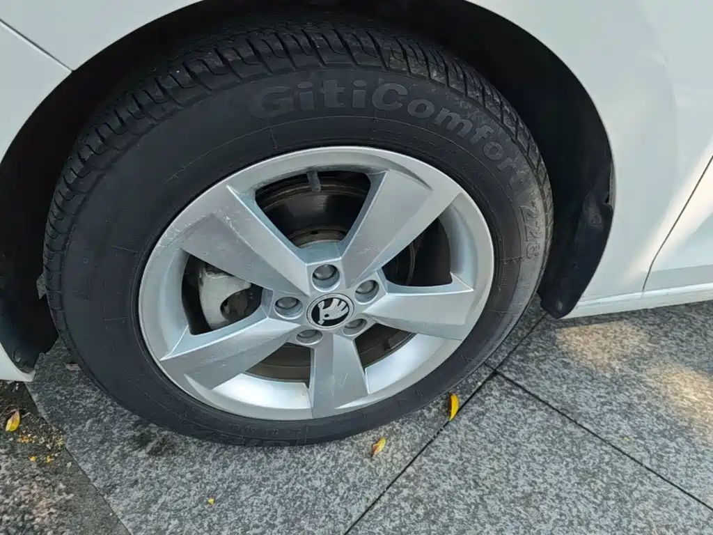 Škoda Skoda Rapid Spaceback 2019 2019 Facelift 1.5L Automatic Comfort Version China V