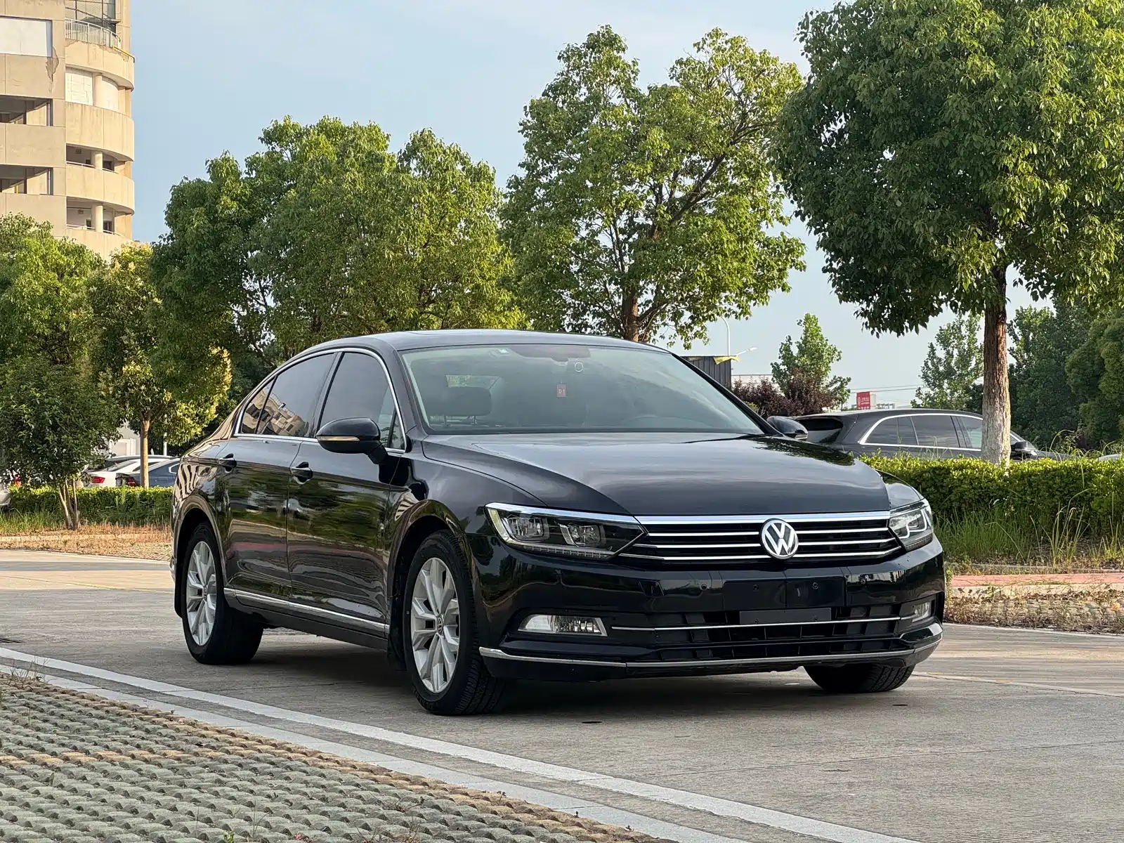 Photo 3 - Volkswagen Magotan