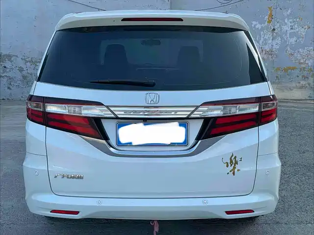 Honda Odyssey 2015 Facelift 2.4L Luxury Edition — фото 4