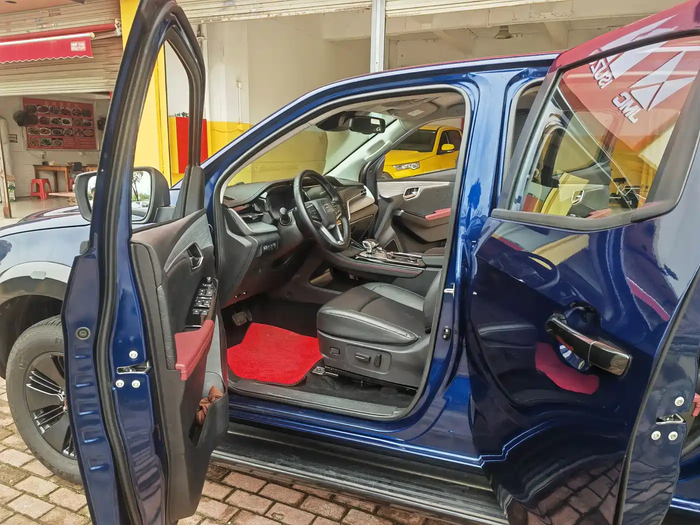 Isuzu D-MAX 2023 1.9T Auto 4WD V-CROSS Yue Ling Edition фото 8