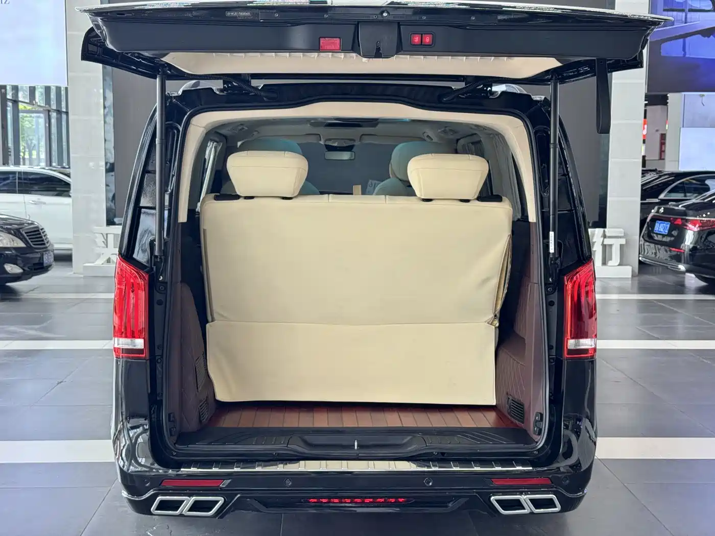 Mercedes-Benz Vito 2018 2.0T Business Edition China VI фото 21