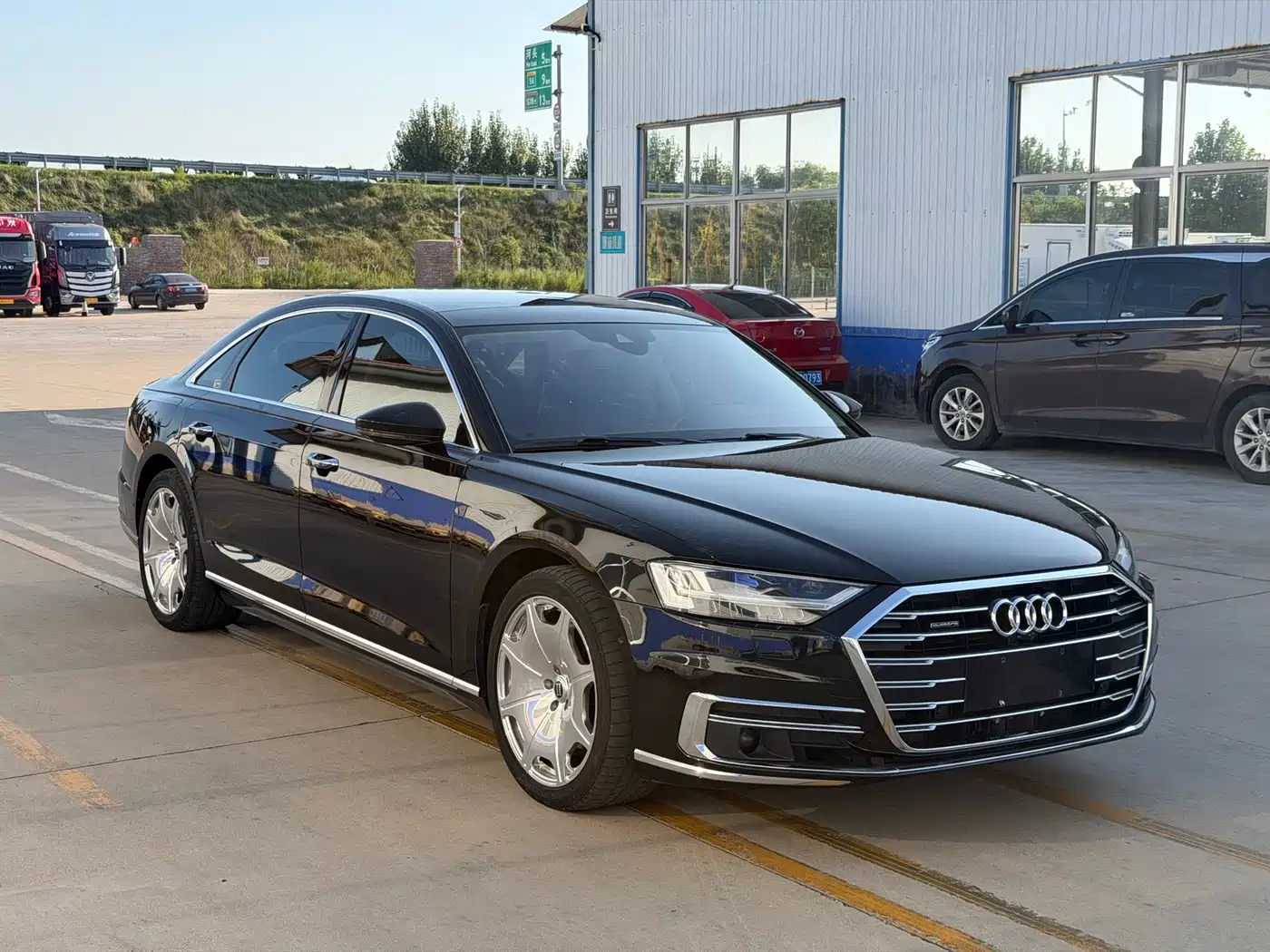 Photo 3 - Audi A8
