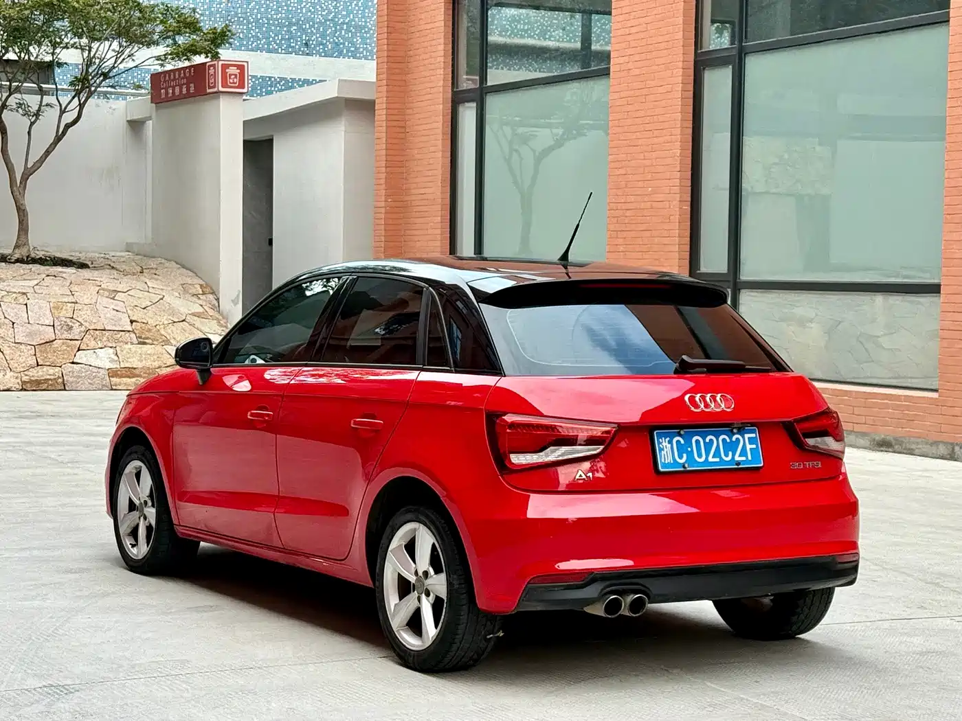 Audi A1 2017 2016 30 TFSI Sportback Design Style Edition