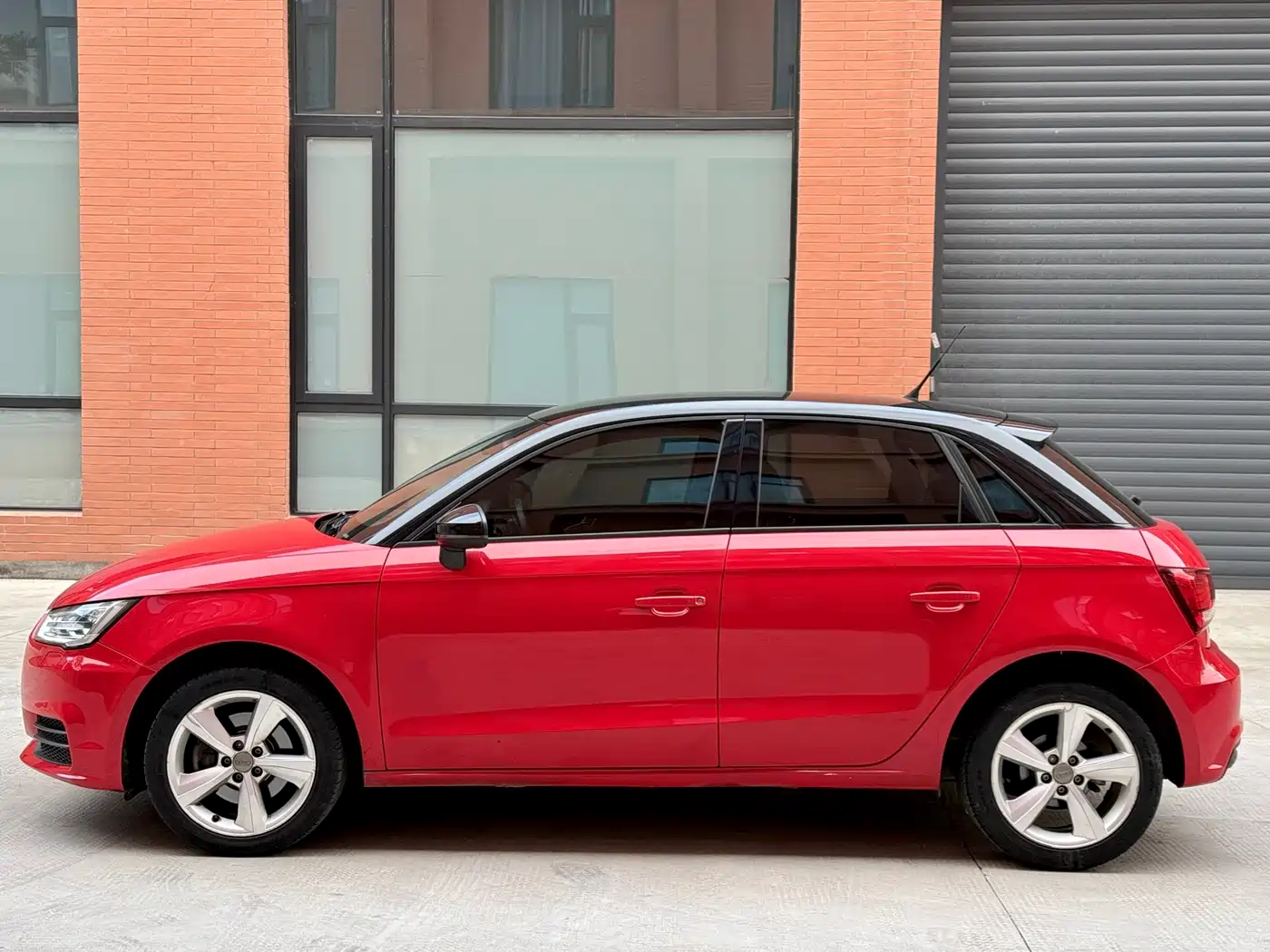 Audi A1 2017 2016 30 TFSI Sportback Design Style Edition