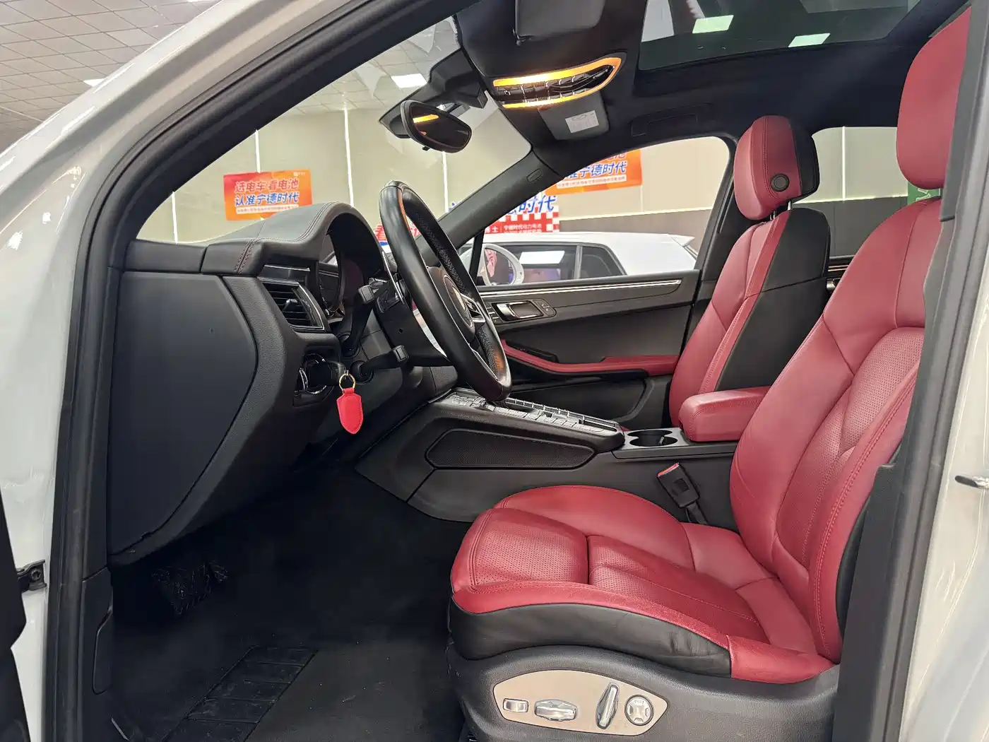 Porsche Macan 2016 Macan 2.0T фото 7