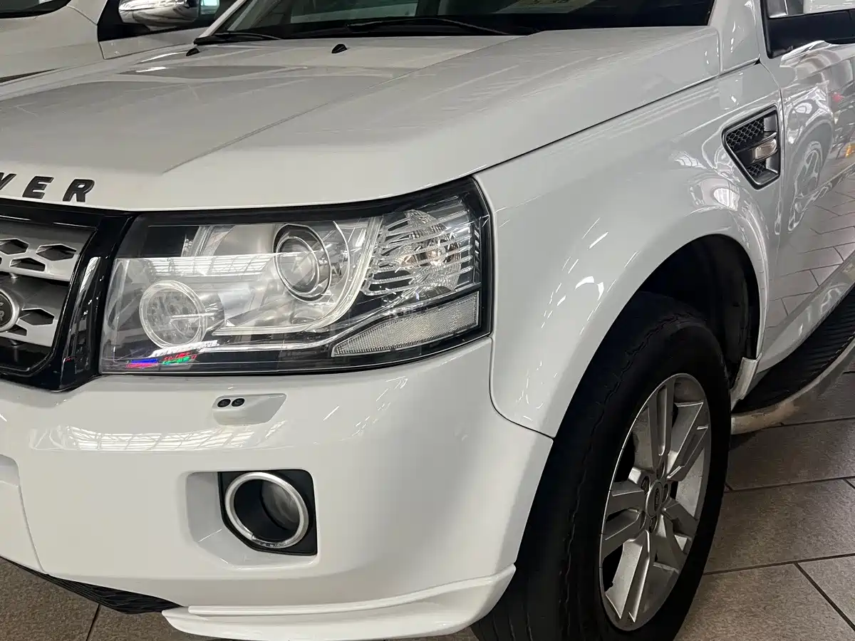 Фото 10 - Land Rover Freelander 2