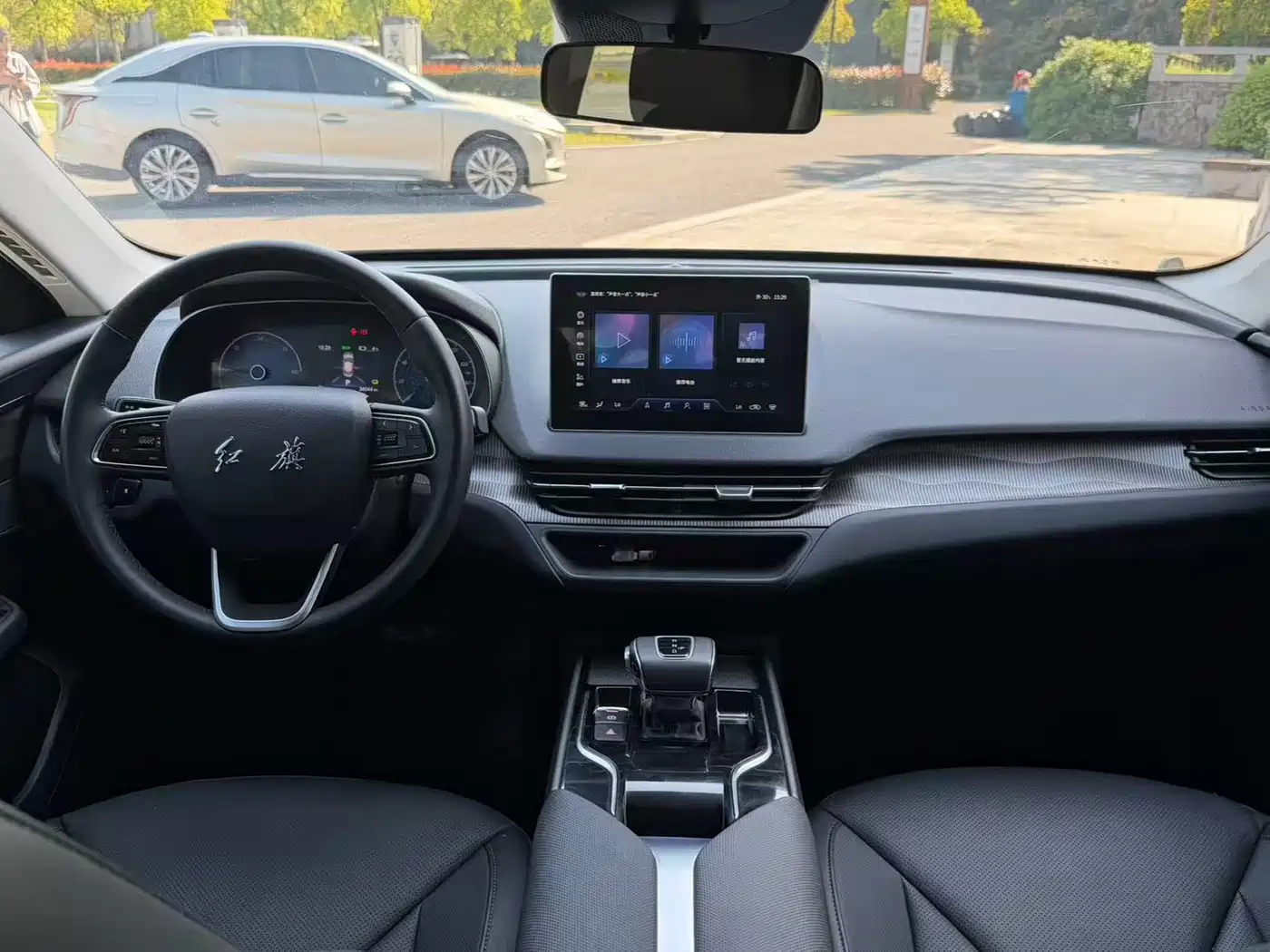 Hongqi E-QM5 2023 Facelift Basic Travel Edition фото 9
