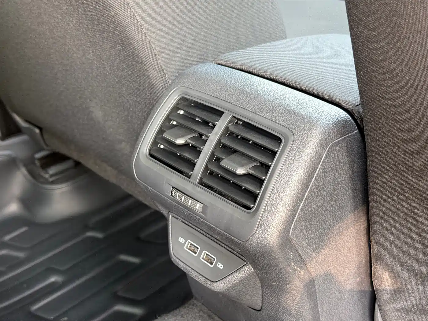 Фото 10 - Volkswagen Golf