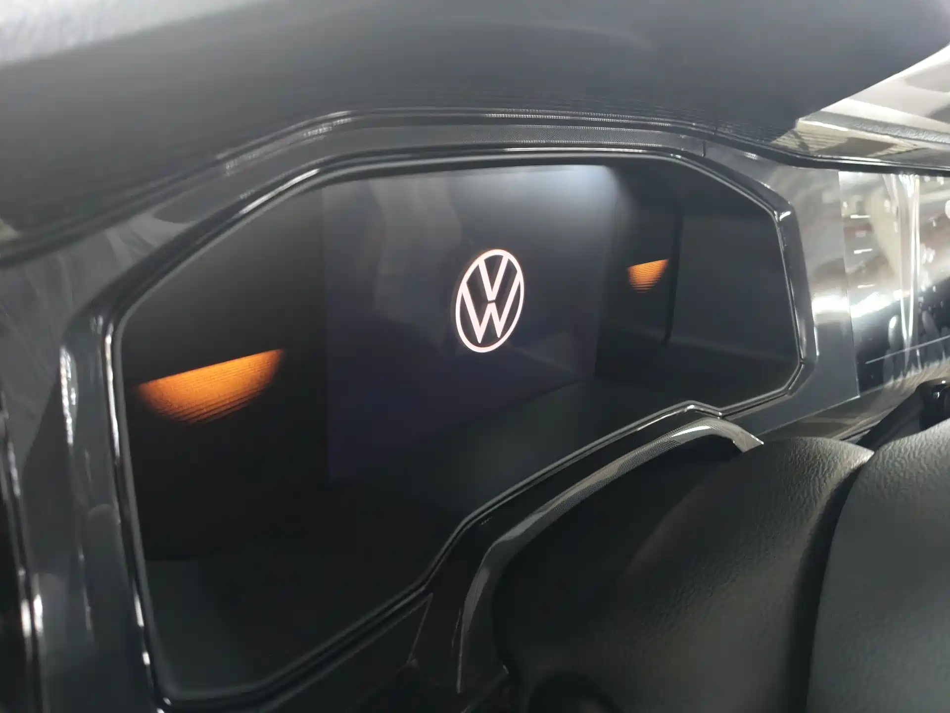صورة 13 - Volkswagen Lavida