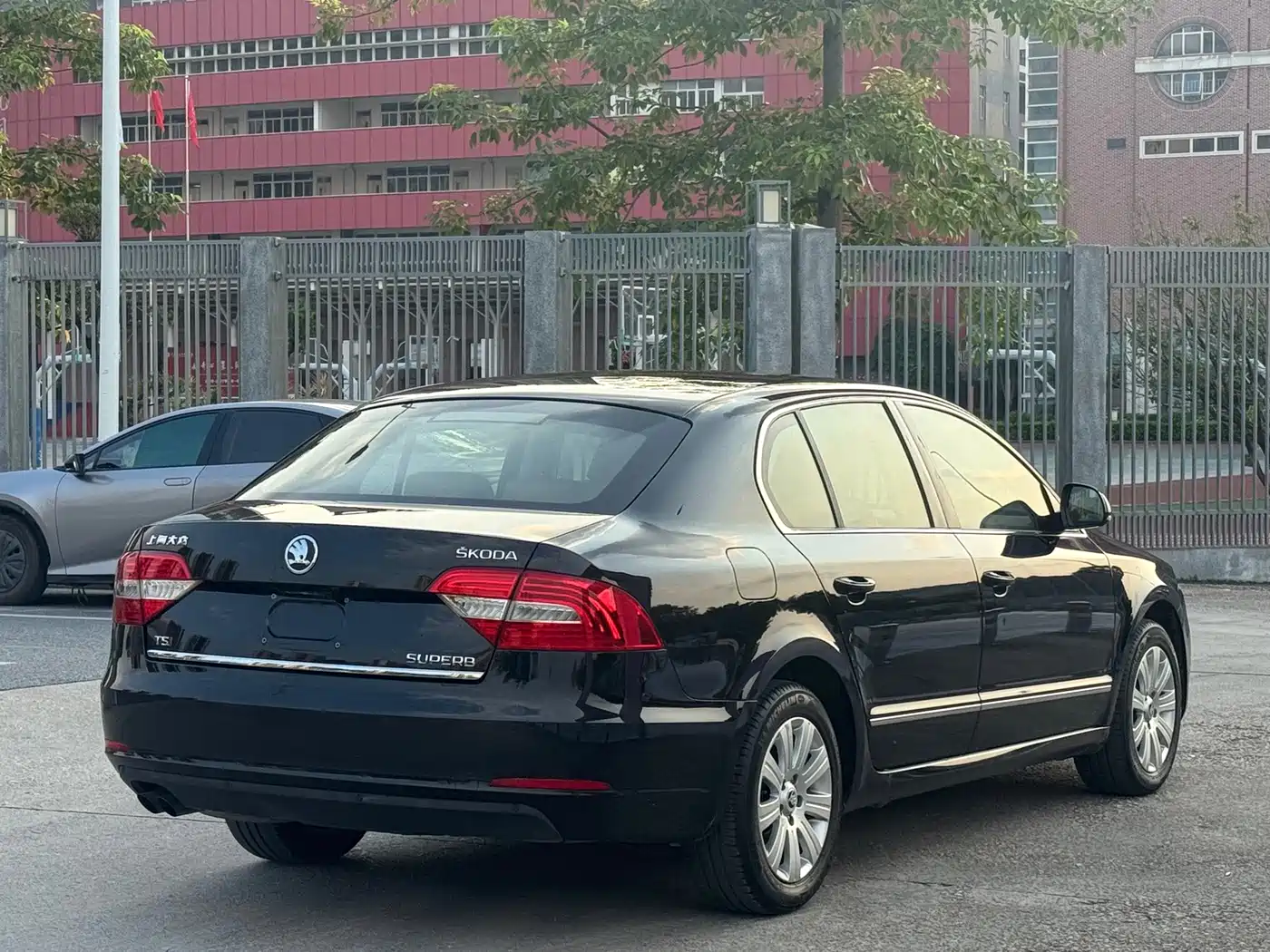 Škoda Superb 2013 2013 1.4TSI DSG Gentleman Edition