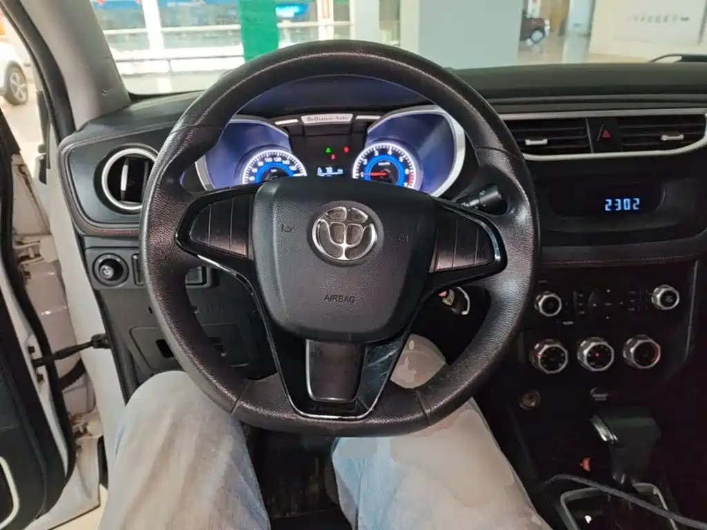 Zhonghua V3 2017 2016 1.5L Automatic Comfort