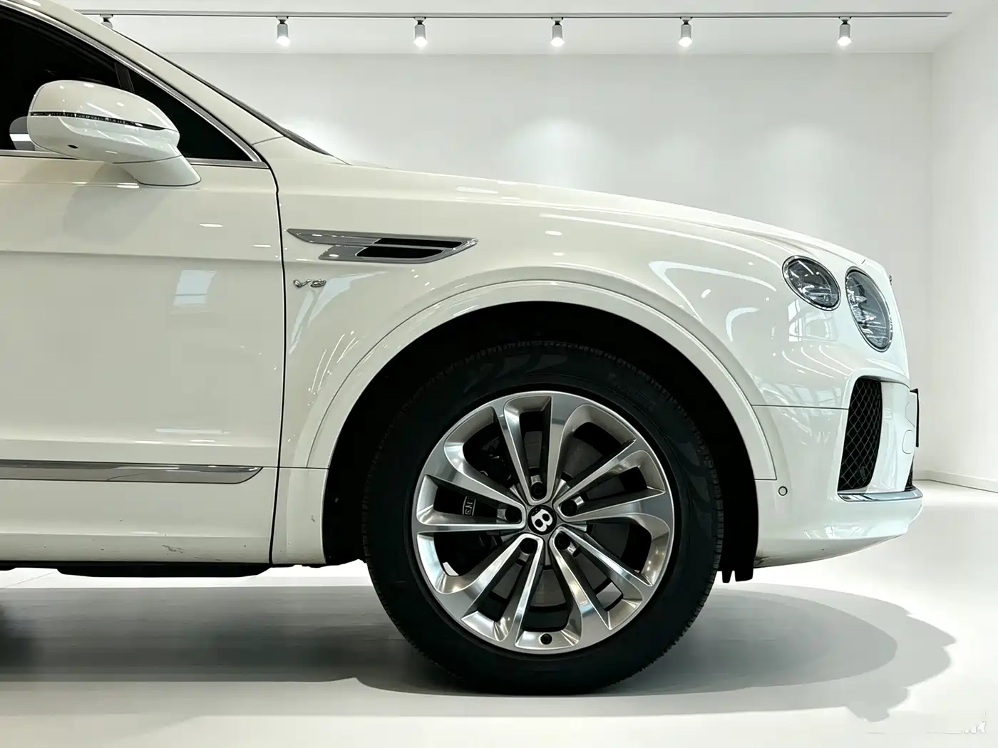 Bentley Bentayga 2024 2023 4.0T V8 Long Wheelbase Elegance Edition
