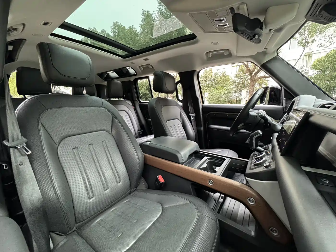 Land Rover Defender 2022 110 P400 X-DYNAMIC HSE фото 15