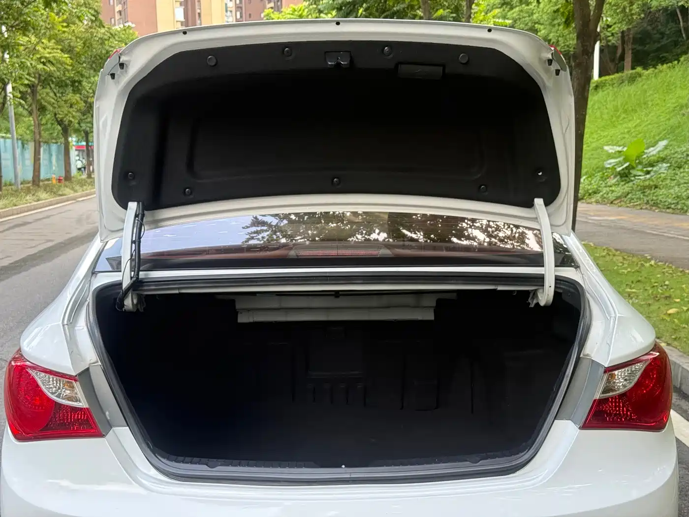 Hyundai Sonata 2013 2013 2.0L Automatic Luxury Edition