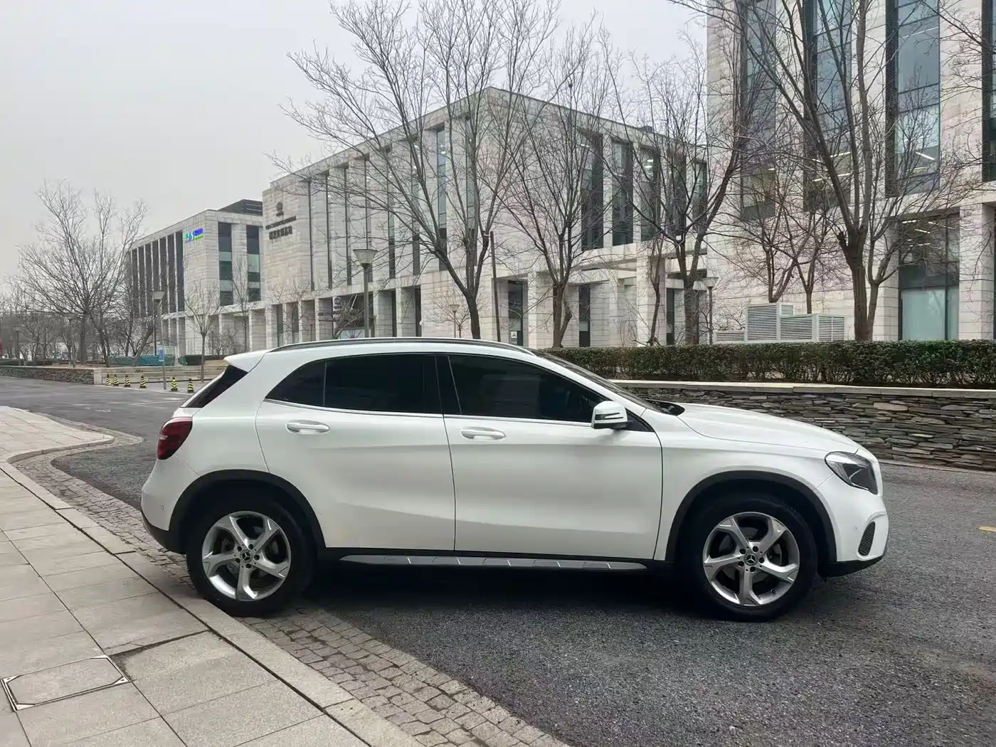Mercedes-Benz GLA 2018 GLA 200 Dynamic фото 3