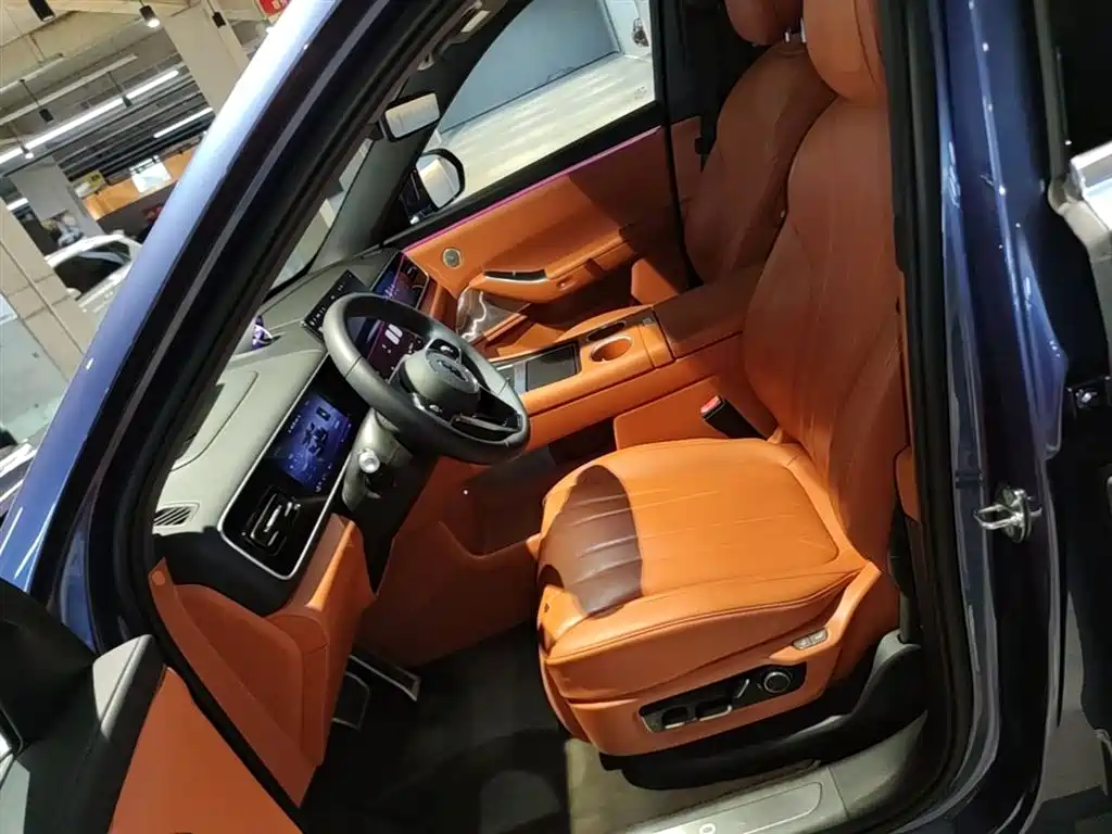 AITO Wenjie AITO M7 2026 Extended Range Ultra AWD 5-Seater фото 11