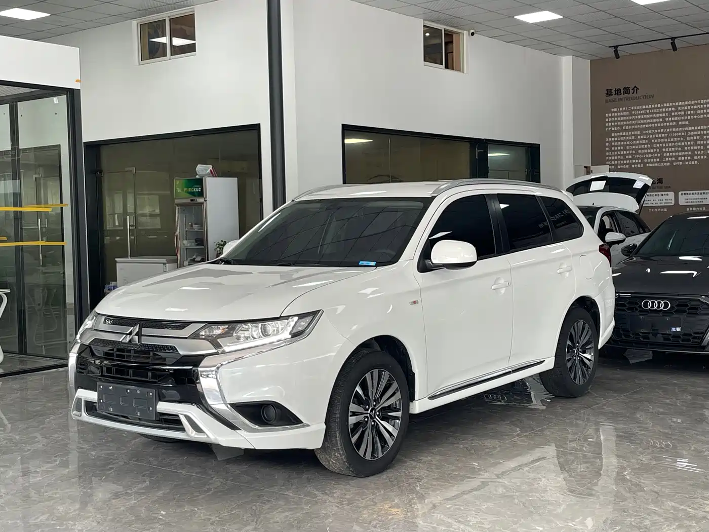 Mitsubishi Outlander 2021 Facelift 2.0L 2WD Comfort Edition 5-Seater