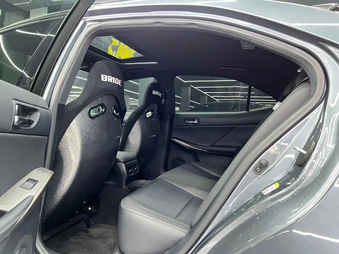 Lexus IS 2015 200t F SPORT фото 10