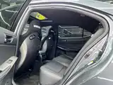Photo 10 - Lexus IS