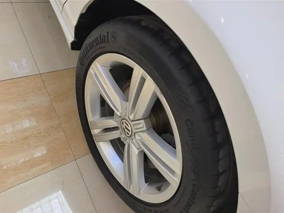 Volkswagen Lamando 2015 280TSI DSG Comfort фото 6