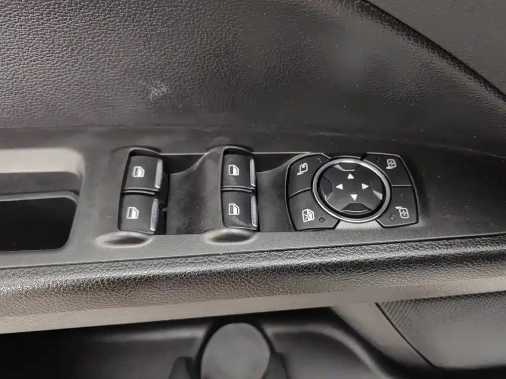 Фото 9 - Ford Mondeo