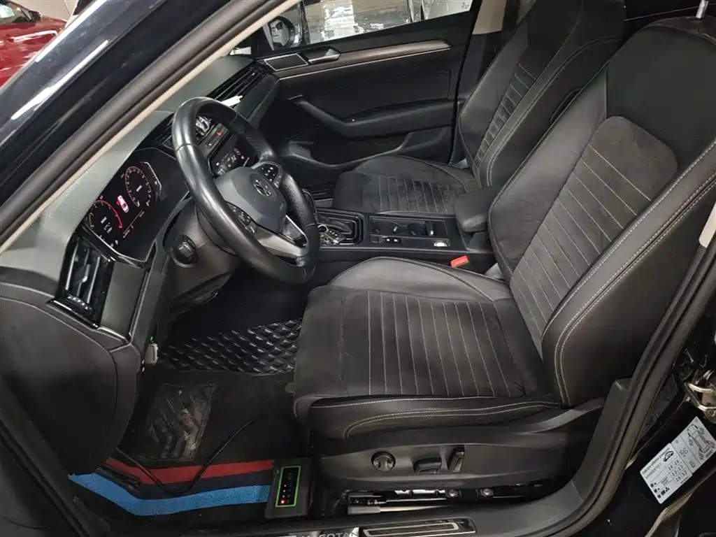 Volkswagen Magotan 2020 330TSI DSG Luxury фото 11