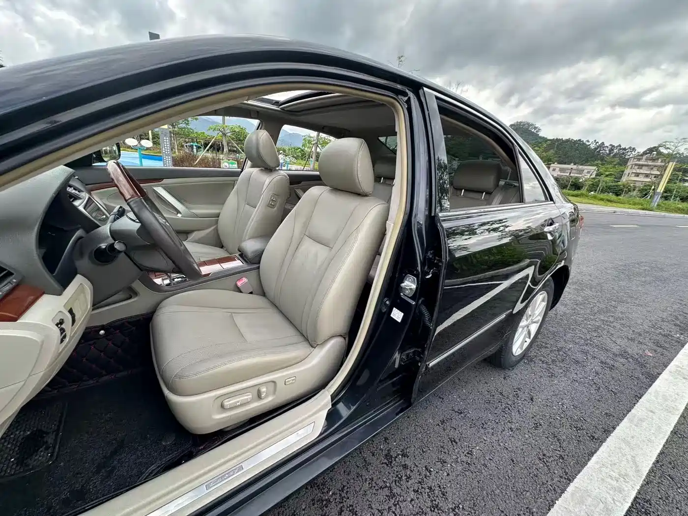 Toyota Camry 2013 200G Classic Luxury Edition фото 10