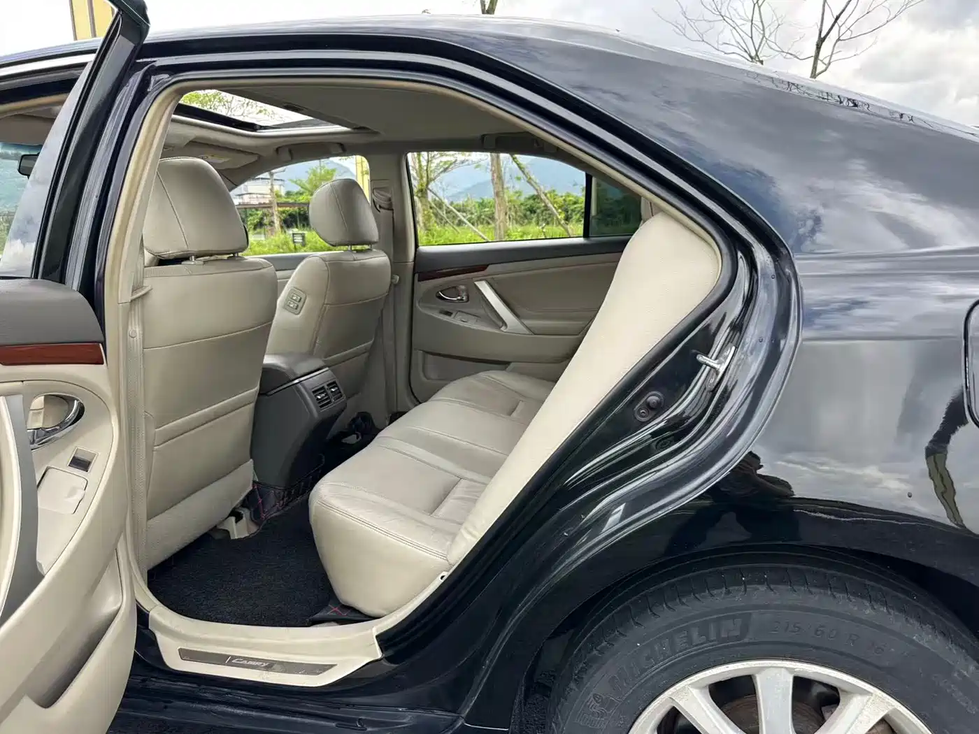 Toyota Camry 2013 200G Classic Luxury Edition фото 24