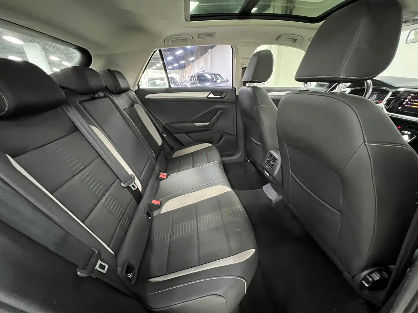 Volkswagen T-ROC 2022 280TSI DSG 2WD Elite PLUS фото 10