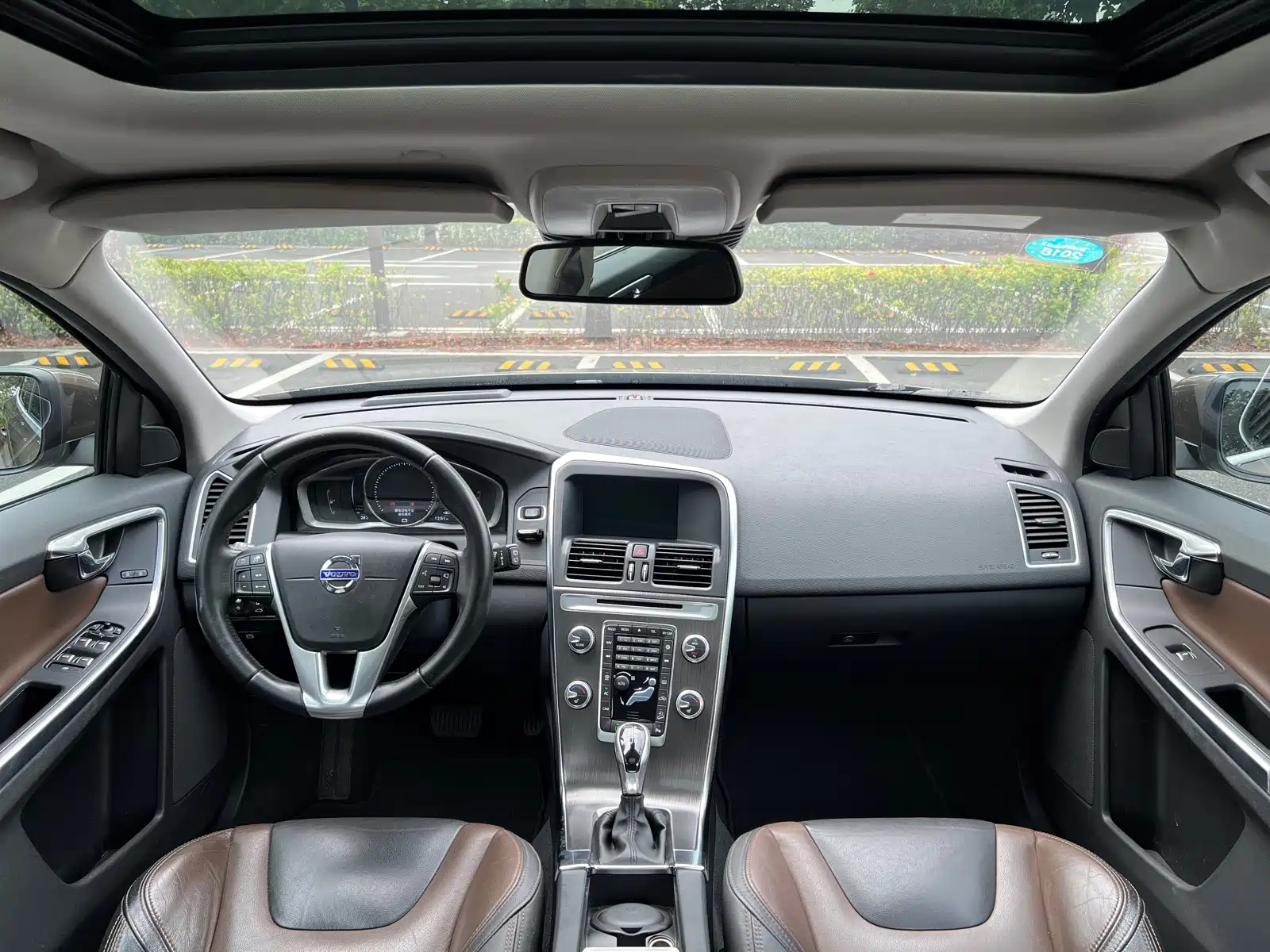 Photo 3 - Volvo XC60