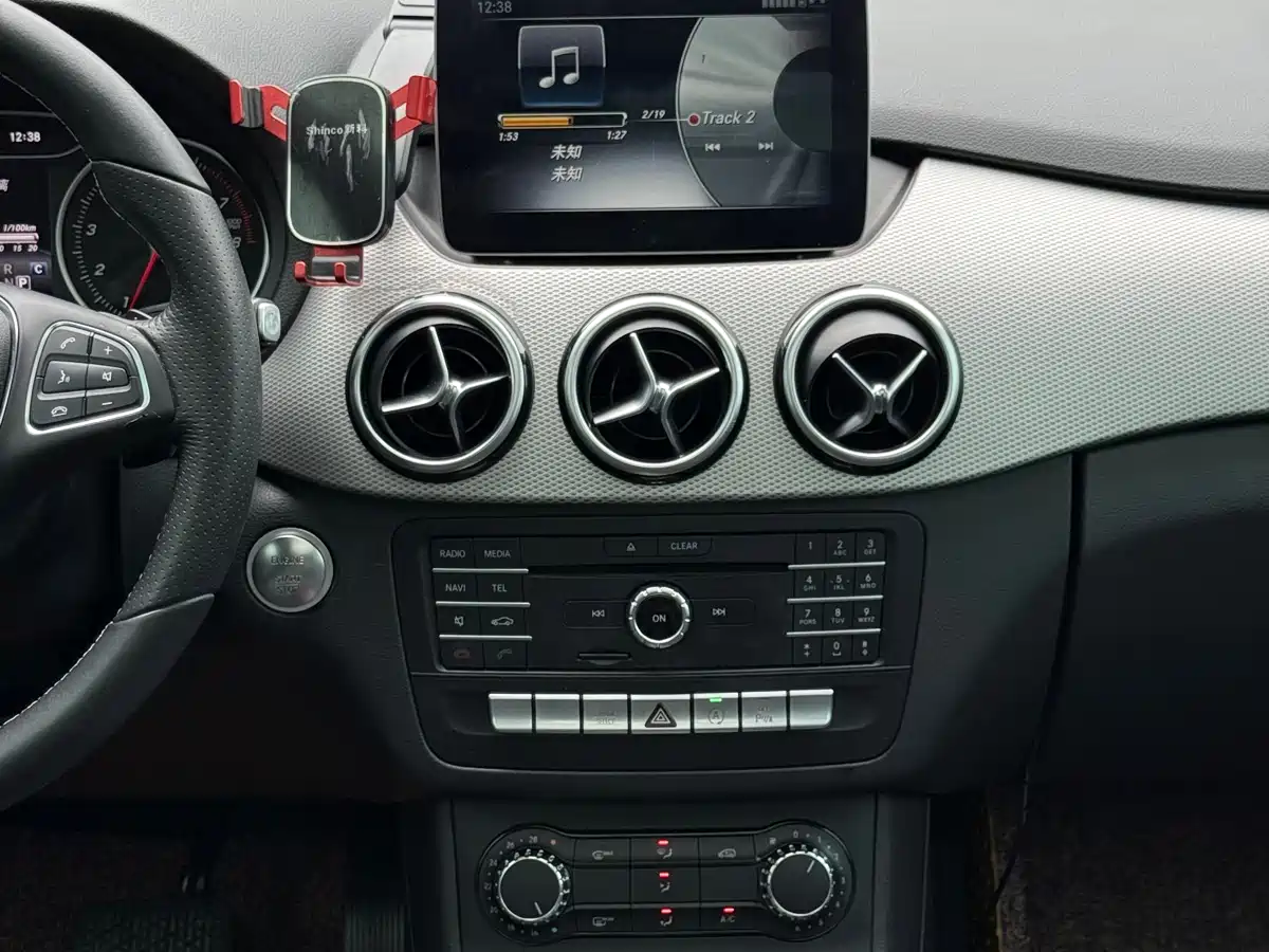 Mercedes-Benz B-Class 2017 B 200 Dynamic фото 18
