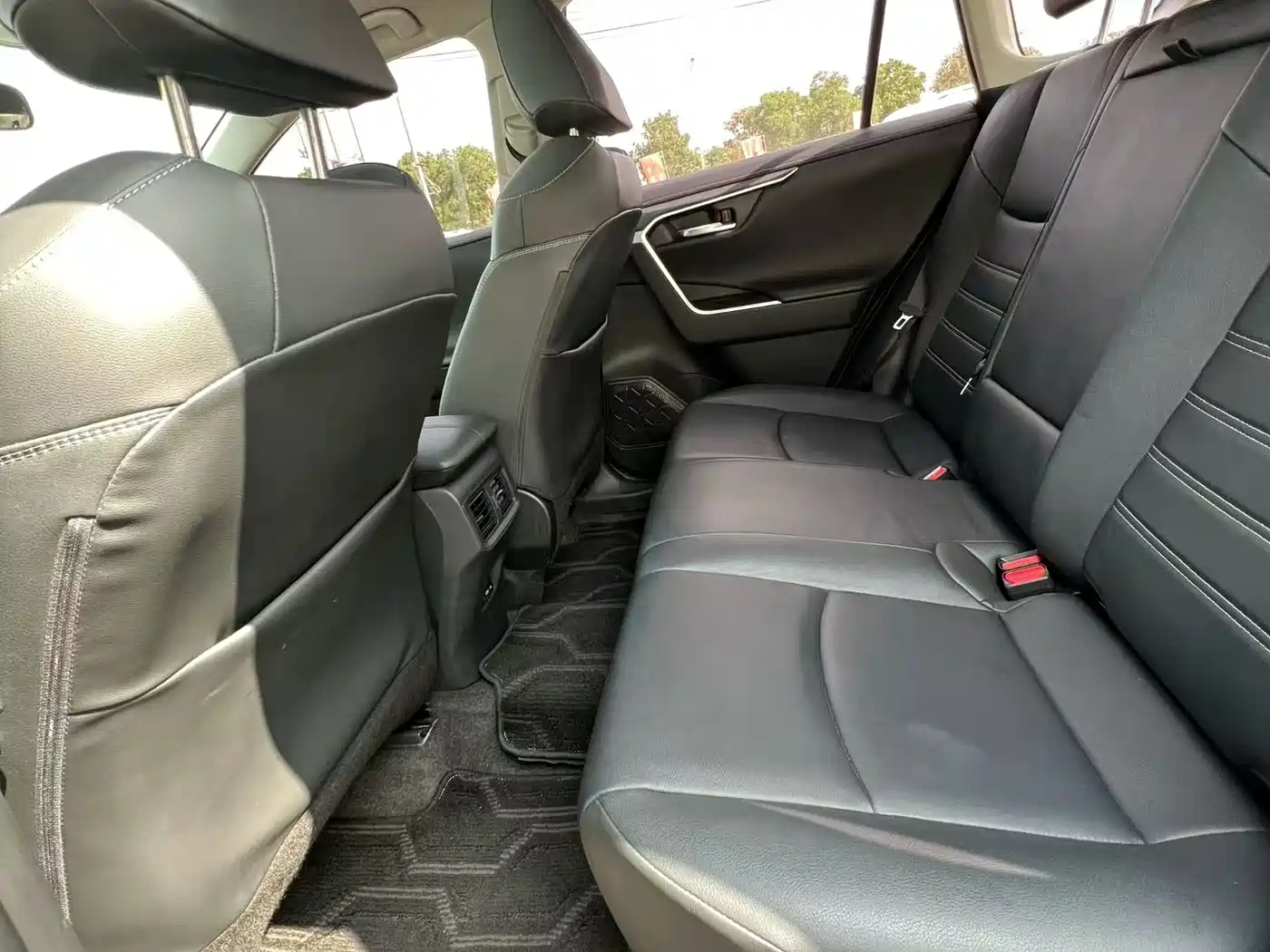Toyota RAV4 Rongfang 2022 2.0L CVT 2WD Trend Plus Edition фото 3