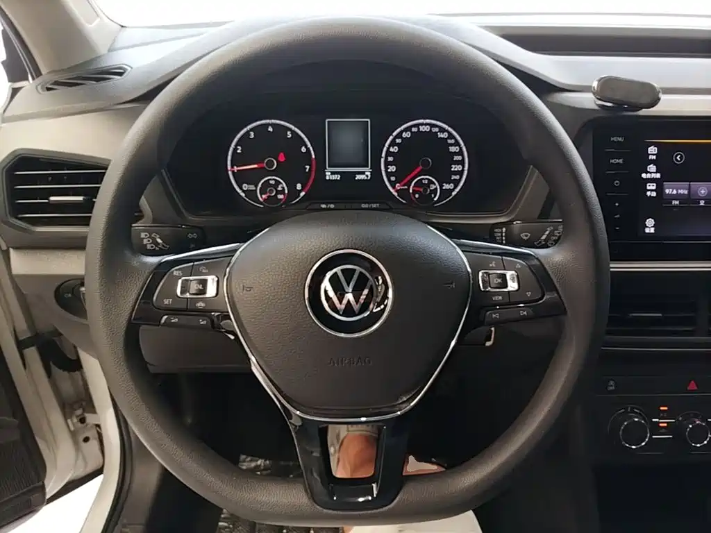 Фото 11 - Volkswagen T-Cross