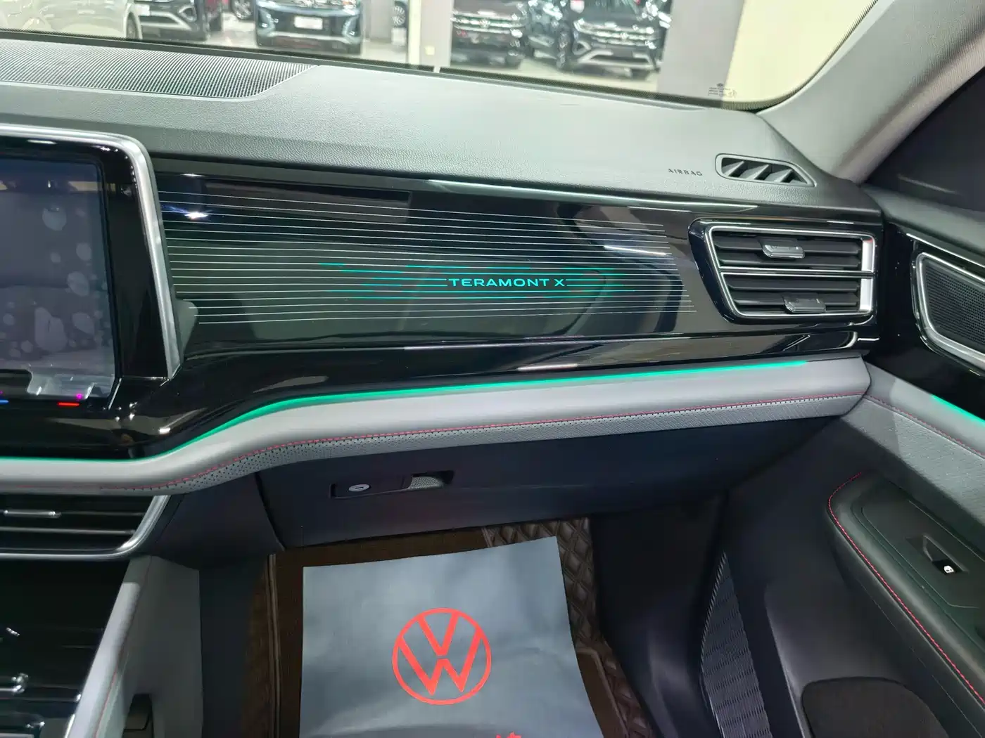 Volkswagen Teramont 2024 Touareg X 380TSI 4WD Dragon Glory Edition фото 22