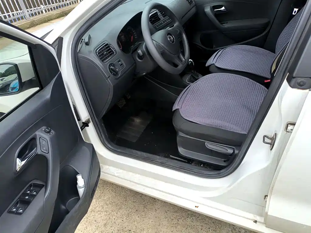 Volkswagen Polo 2018 1.5L Auto Safe Drive фото 16
