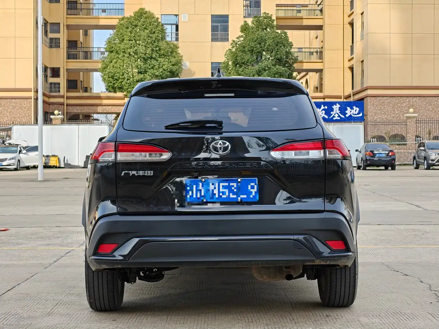 Toyota Frontlander 2022 2.0L CVT Elite фото 5