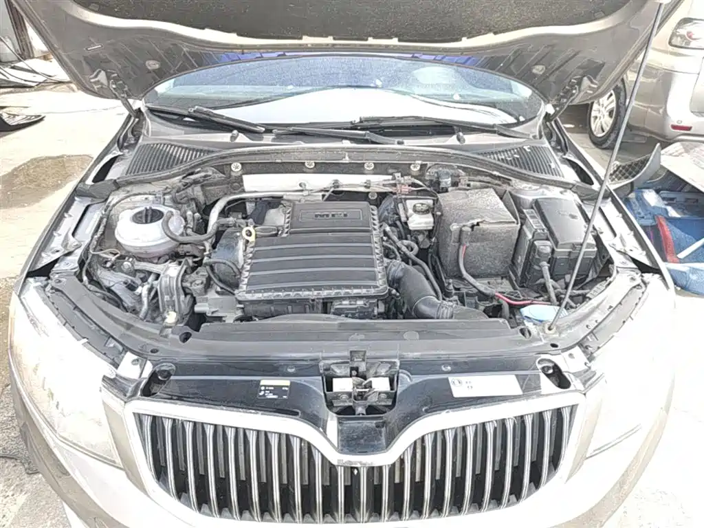 Škoda Octavia 2017 1.6L Automatic Smart Edition фото 20