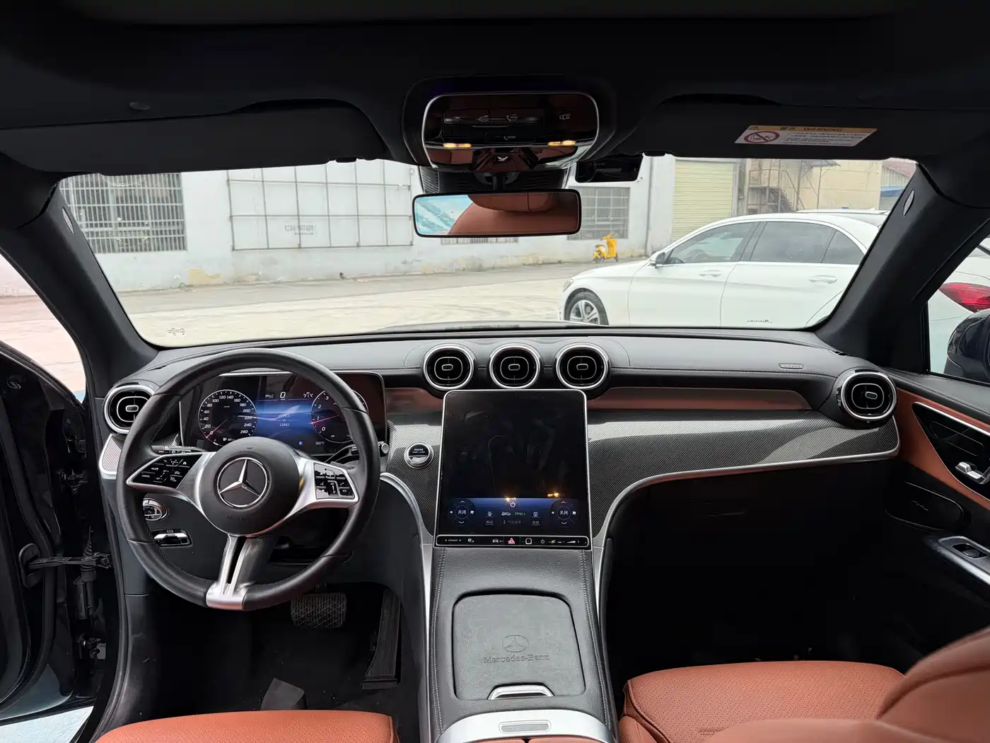 Mercedes-Benz GLC 2023 GLC 260 L 4MATIC Sport 5-seater фото 11