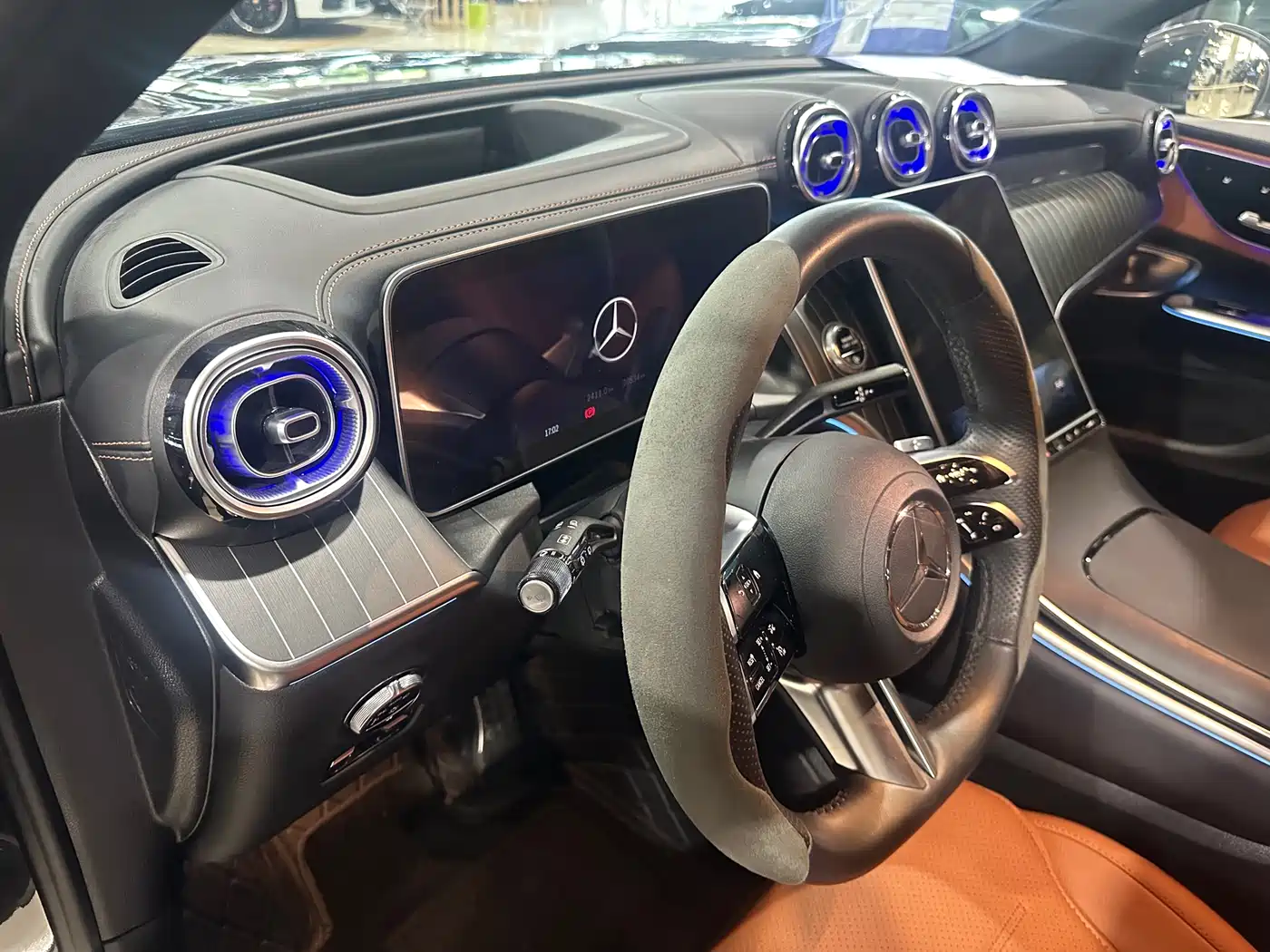 Mercedes-Benz GLC 2023 GLC 300 L 4MATIC Luxury 7-Seater фото 9