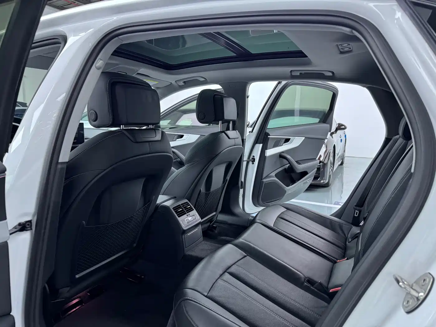 Audi A4L 2022 40 TFSI Luxury Dynamic фото 6