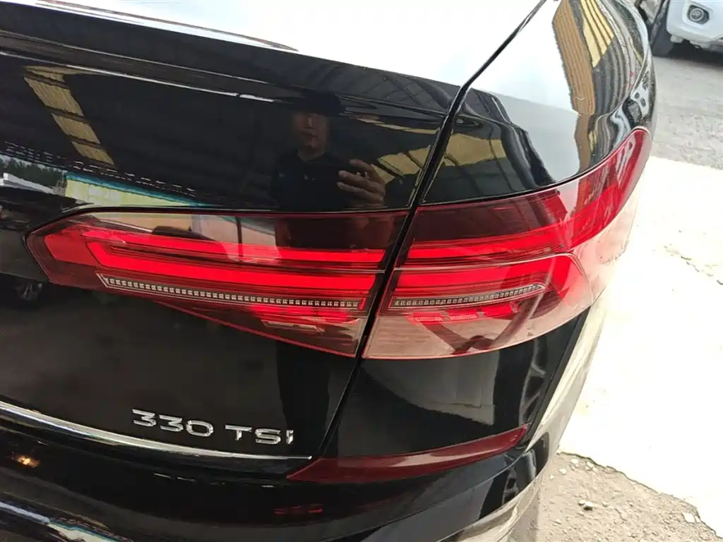 Volkswagen Passat 2019 330TSI Premium Edition China V фото 8