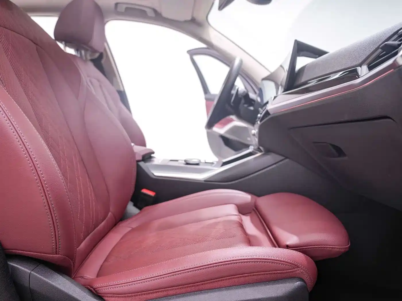 BMW 3 Series 2023 325Li M Sport Black Night Package фото 27